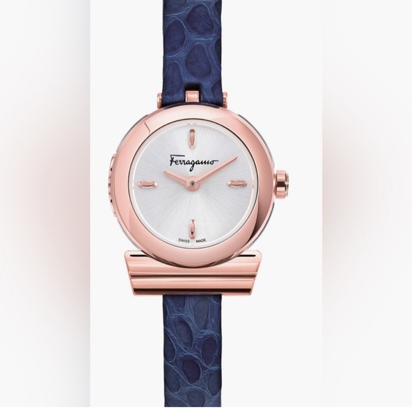 Authentic Ferragamo NEW IN BOX
Rose Gold and Blue Watch Salvatore Ferragamo - Picture 1 of 7